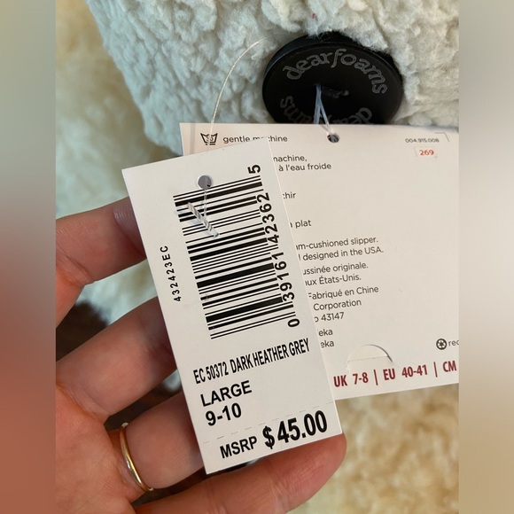 🦋 2/$20 Dearfoams knit bootie style slippers - Picture 9 of 9